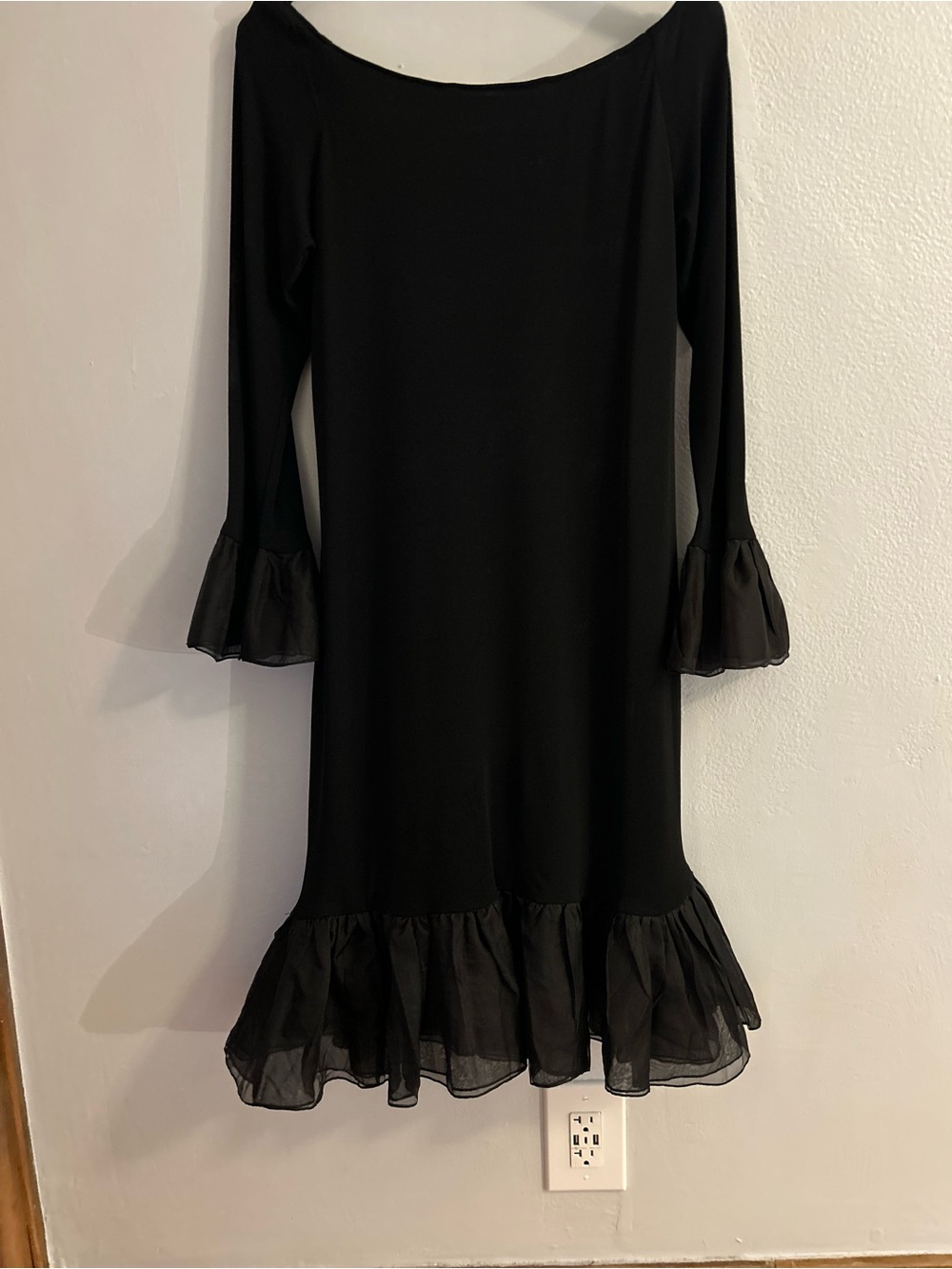 Vintage Adrianna Papell Black Ruffle-Hem Long Sleeve Dress